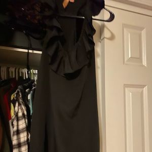 Sleeveless ruffled neck top black gently used